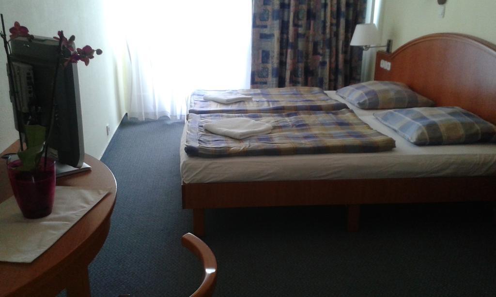 Silver Beach Resort Zamárdi Kültér fotó