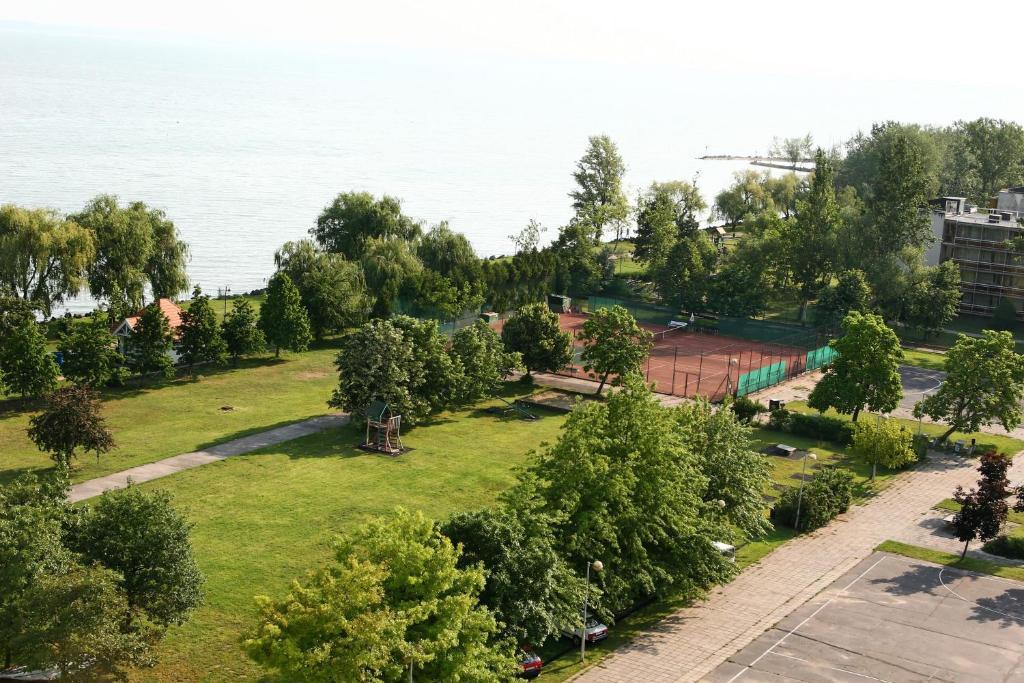 Silver Beach Resort Zamárdi Kültér fotó